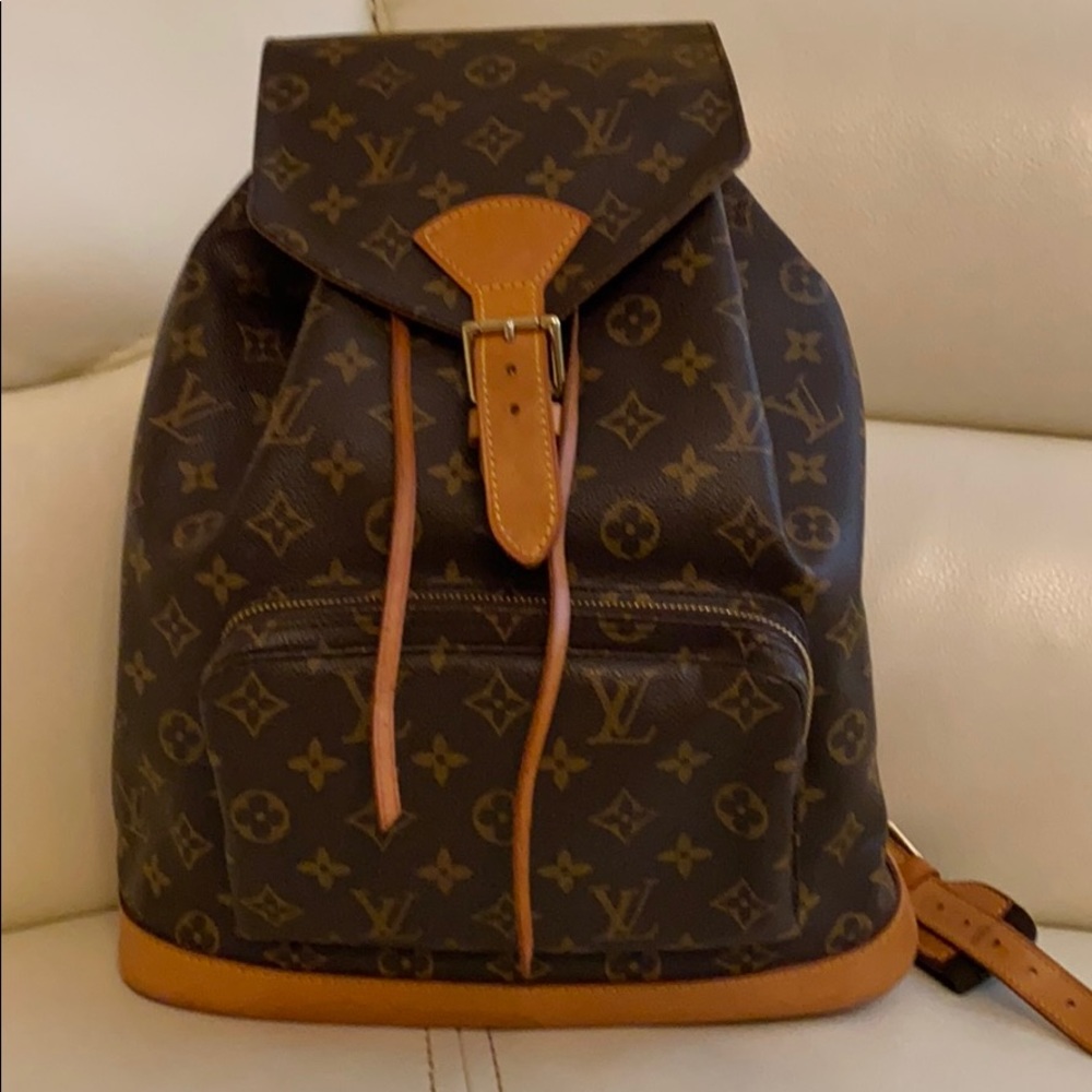 - beautiful backpack Louis Vuitton